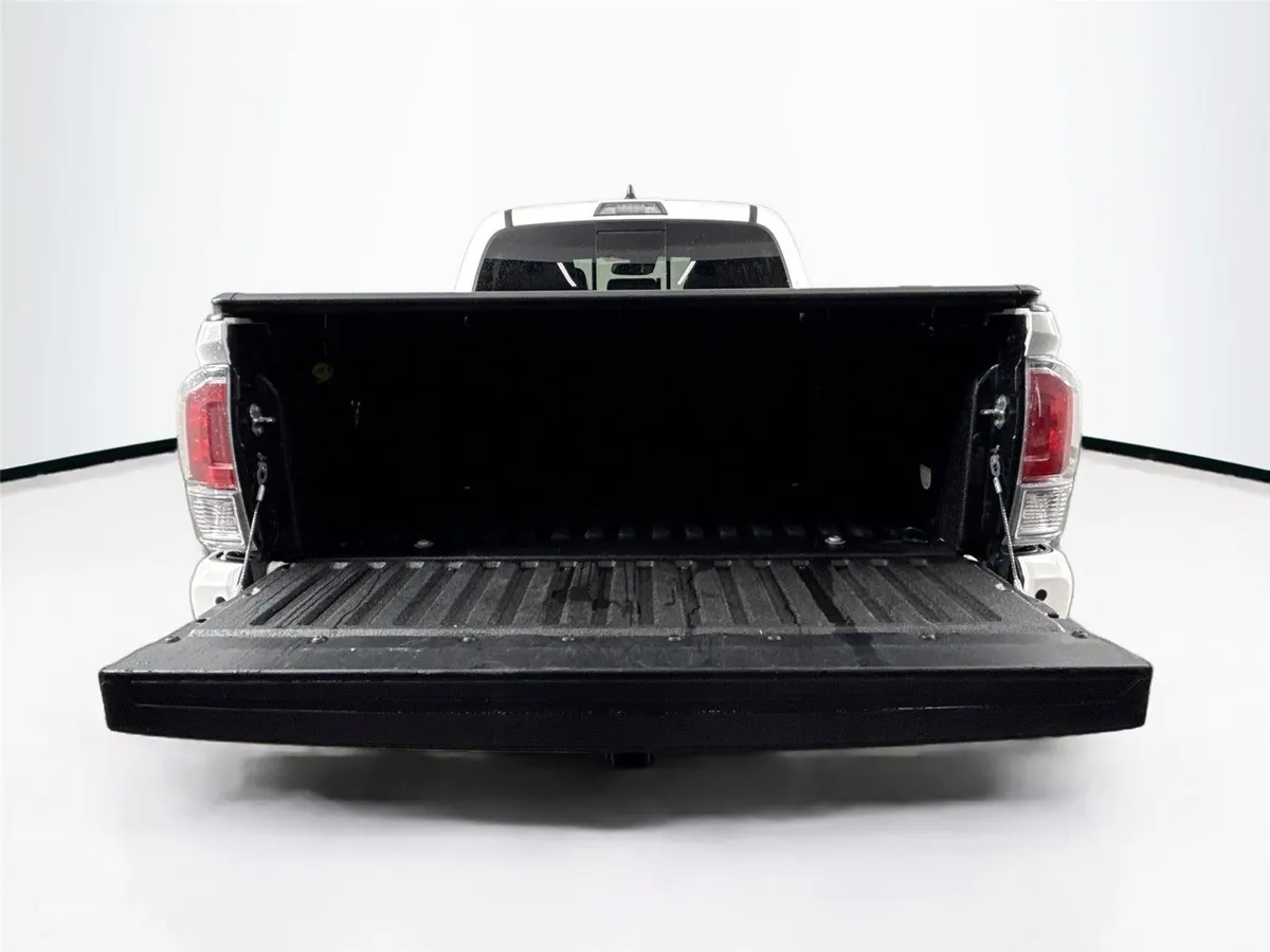 2022 Toyota Tacoma TRD Off-Road thumbnail 37