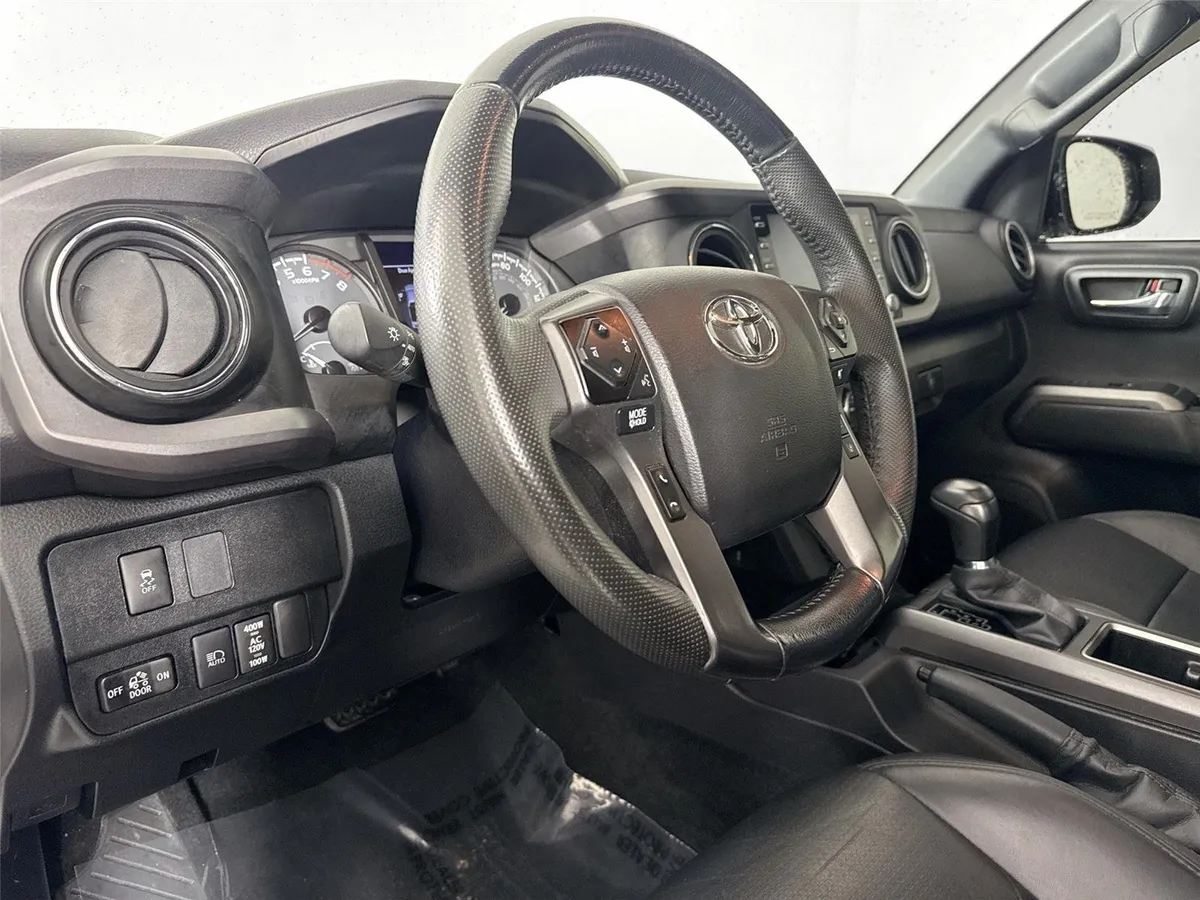 2022 Toyota Tacoma TRD Off-Road thumbnail 4