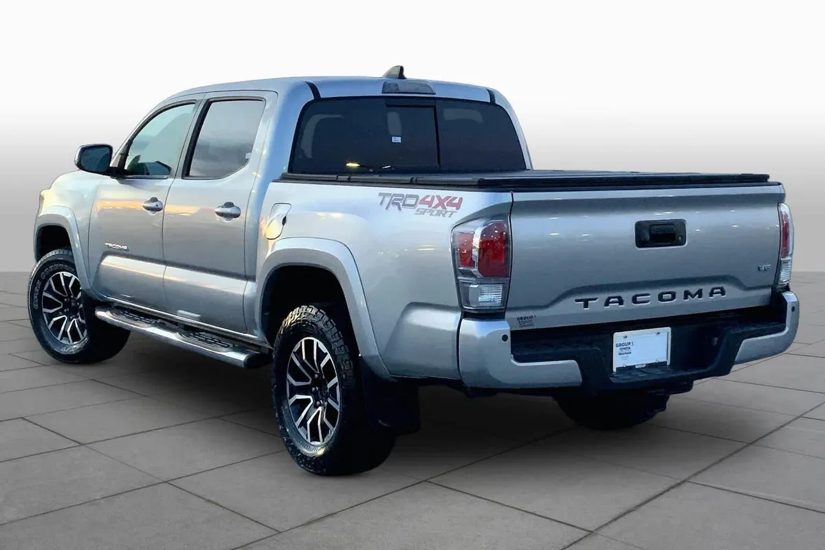 2022 Toyota Tacoma TRD Sport thumbnail 12