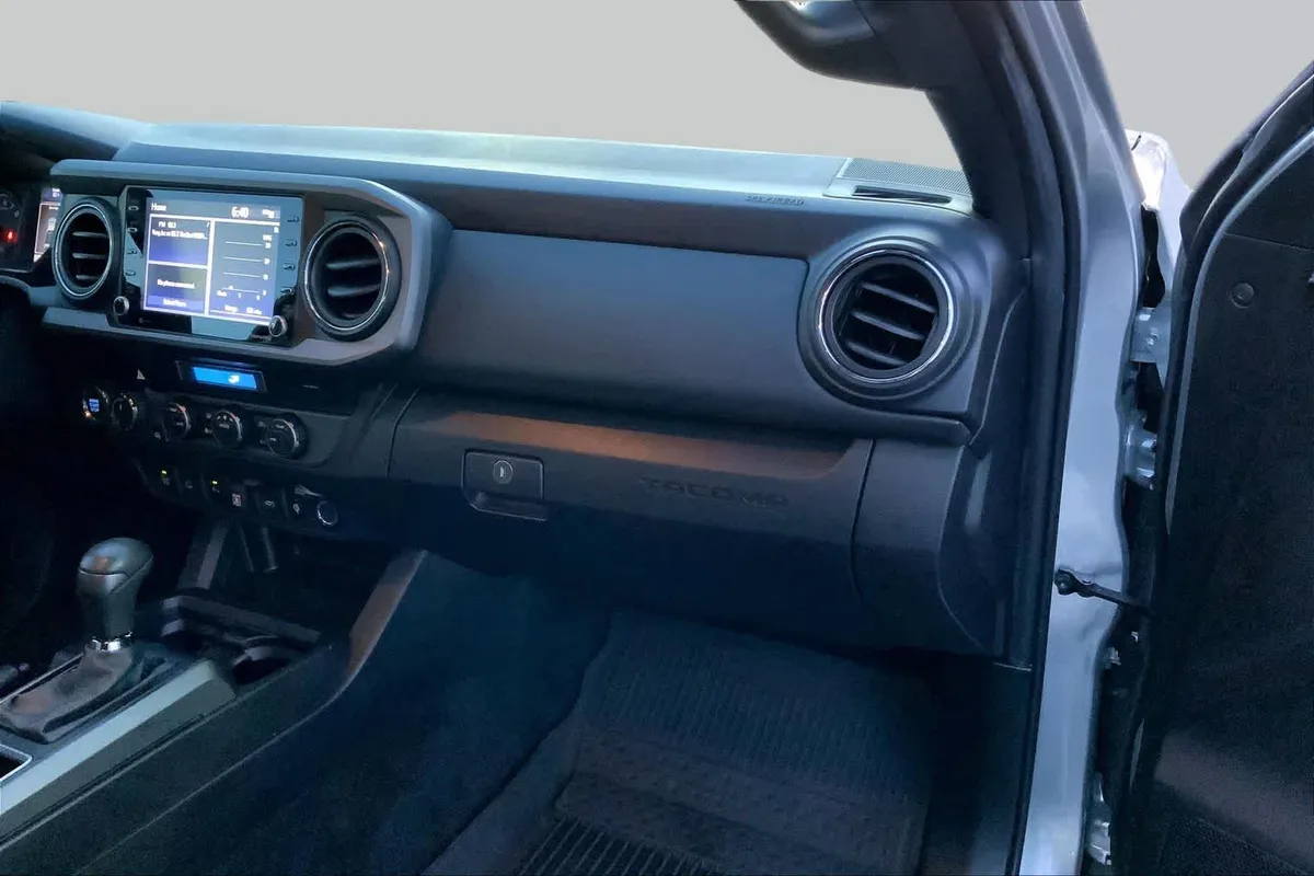 2022 Toyota Tacoma TRD Sport thumbnail 18
