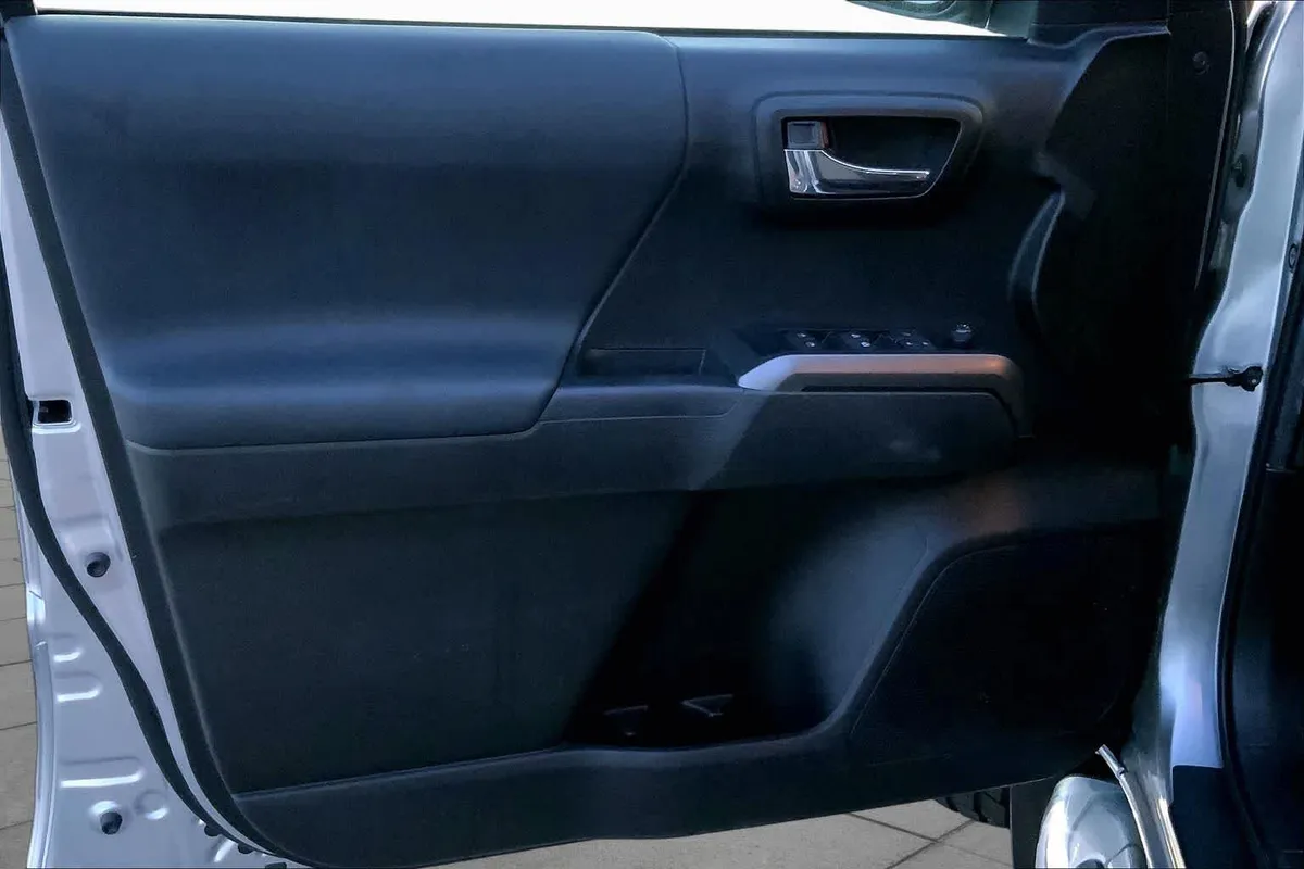 2022 Toyota Tacoma TRD Sport thumbnail 21