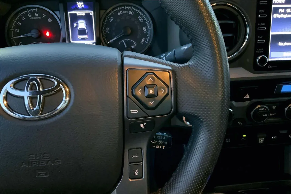 2022 Toyota Tacoma TRD Sport thumbnail 24