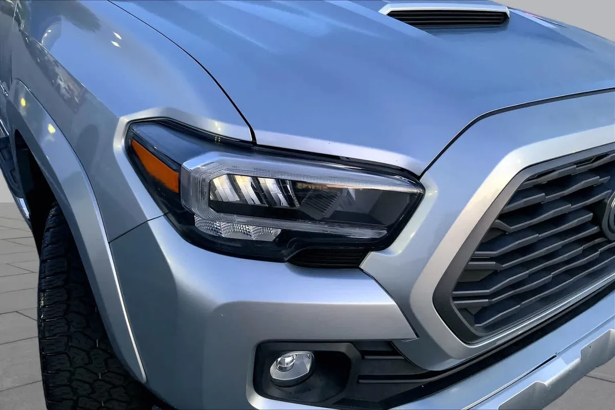 2022 Toyota Tacoma TRD Sport thumbnail 26