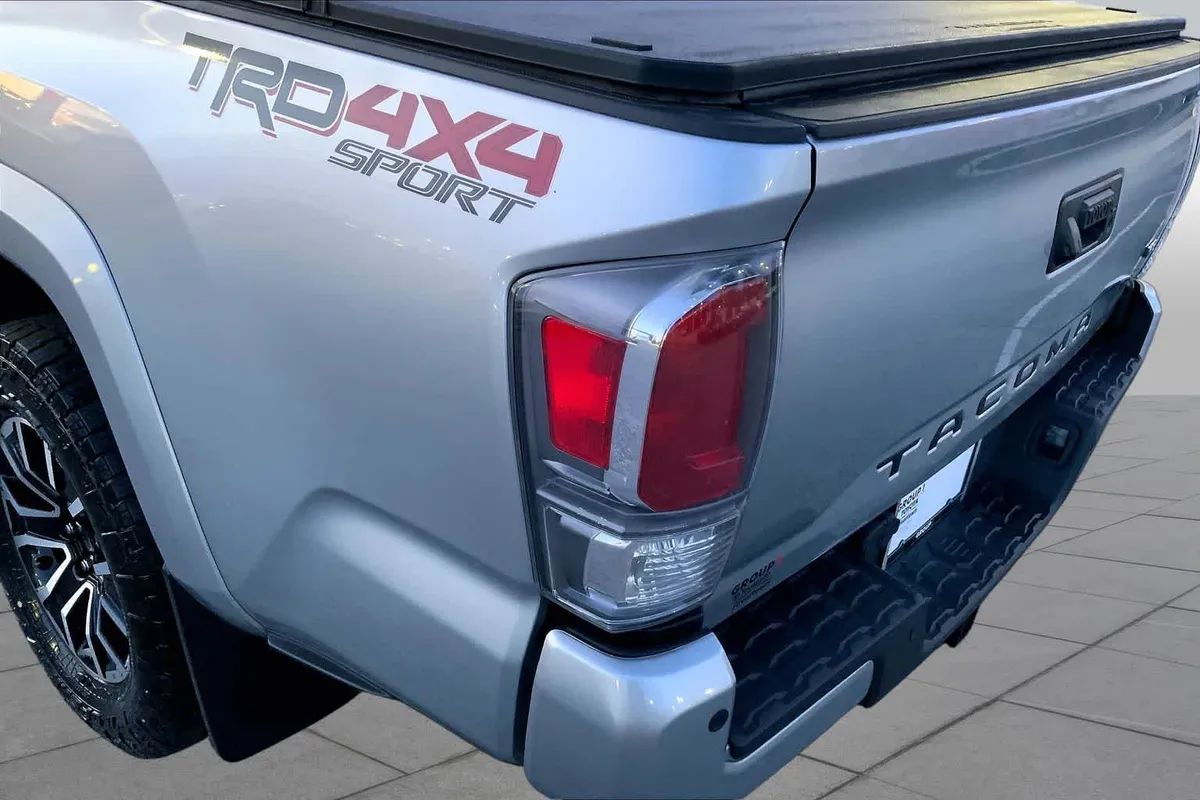 2022 Toyota Tacoma TRD Sport thumbnail 27