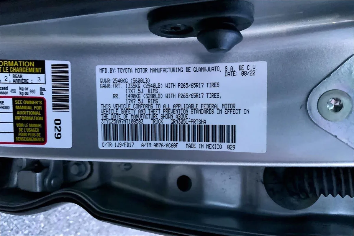 2022 Toyota Tacoma TRD Sport thumbnail 31