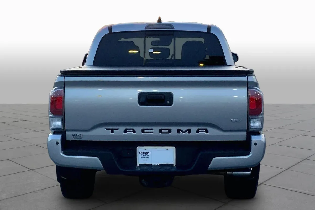 2022 Toyota Tacoma TRD Sport thumbnail 5