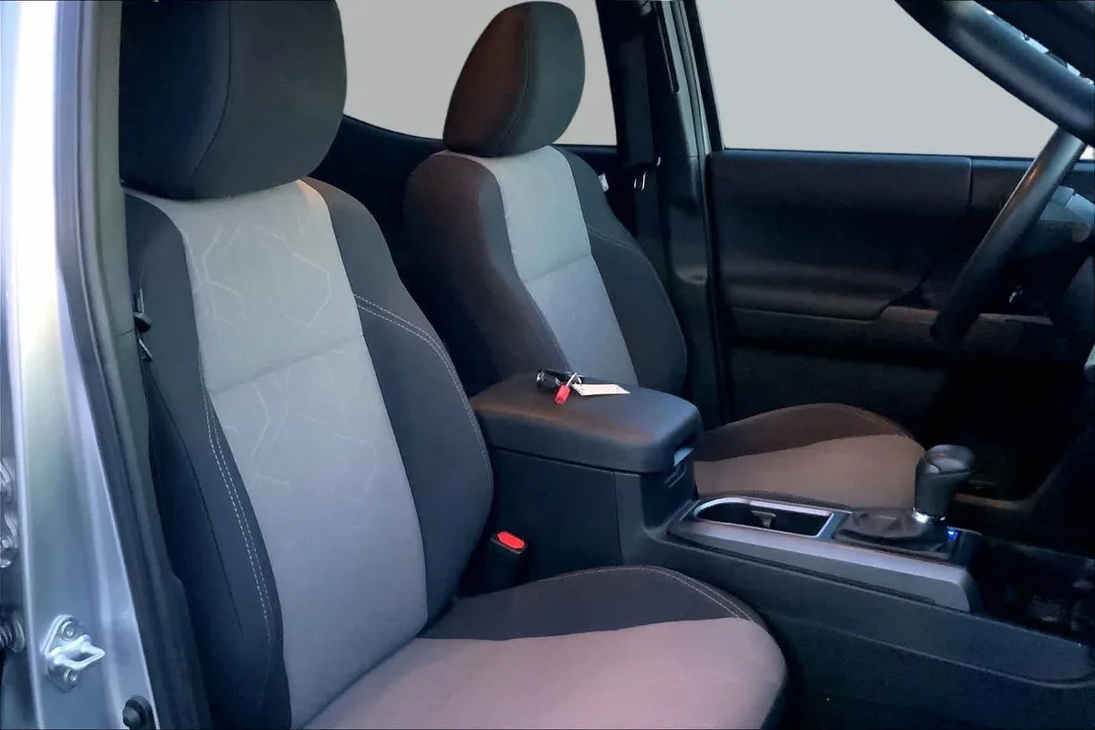 2022 Toyota Tacoma TRD Sport thumbnail 9