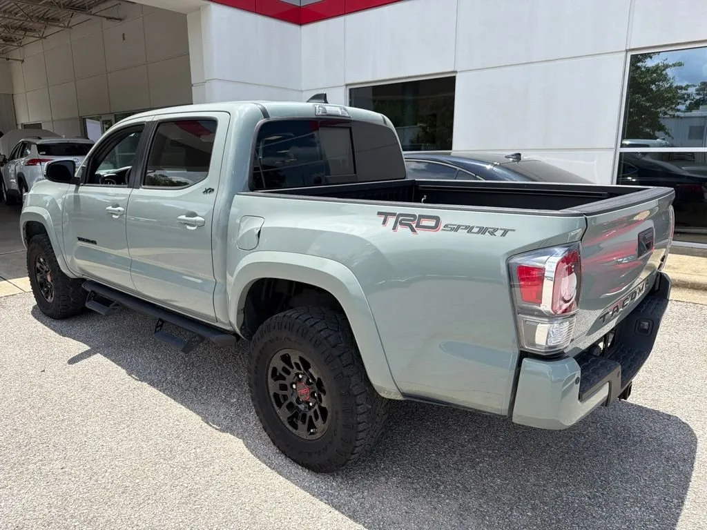 2022 Toyota Tacoma TRD Sport thumbnail 2