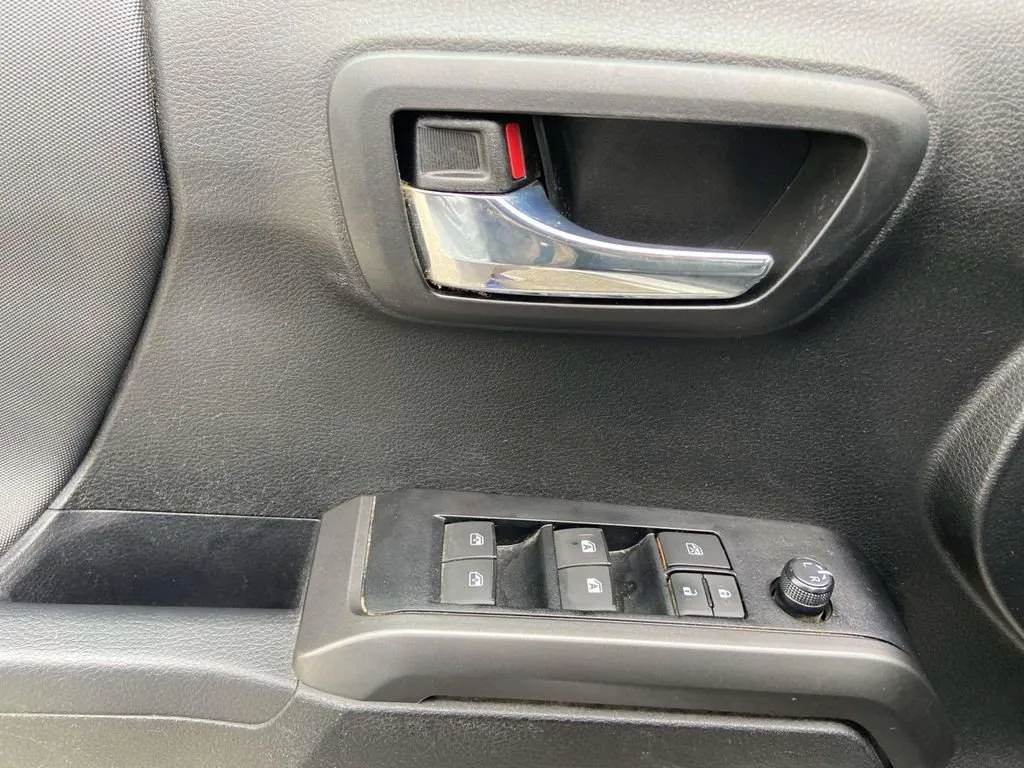 2022 Toyota Tacoma TRD Sport thumbnail 12