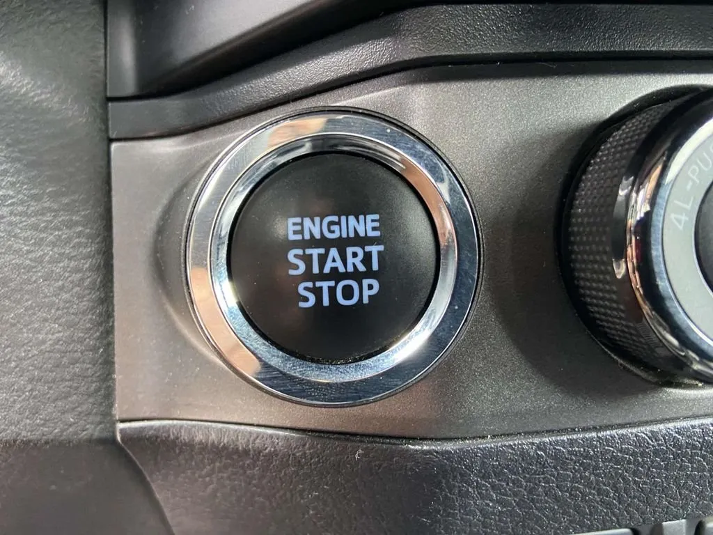 2022 Toyota Tacoma TRD Sport thumbnail 25