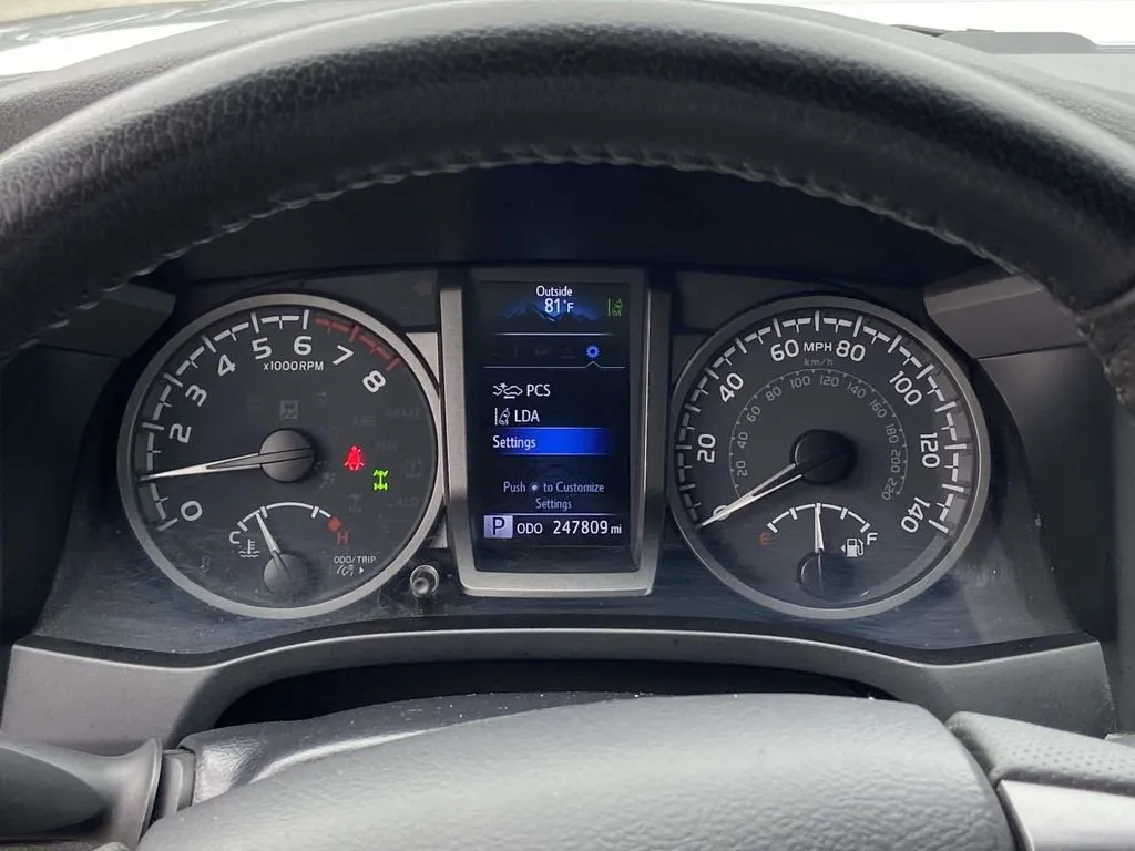 2022 Toyota Tacoma TRD Sport thumbnail 37