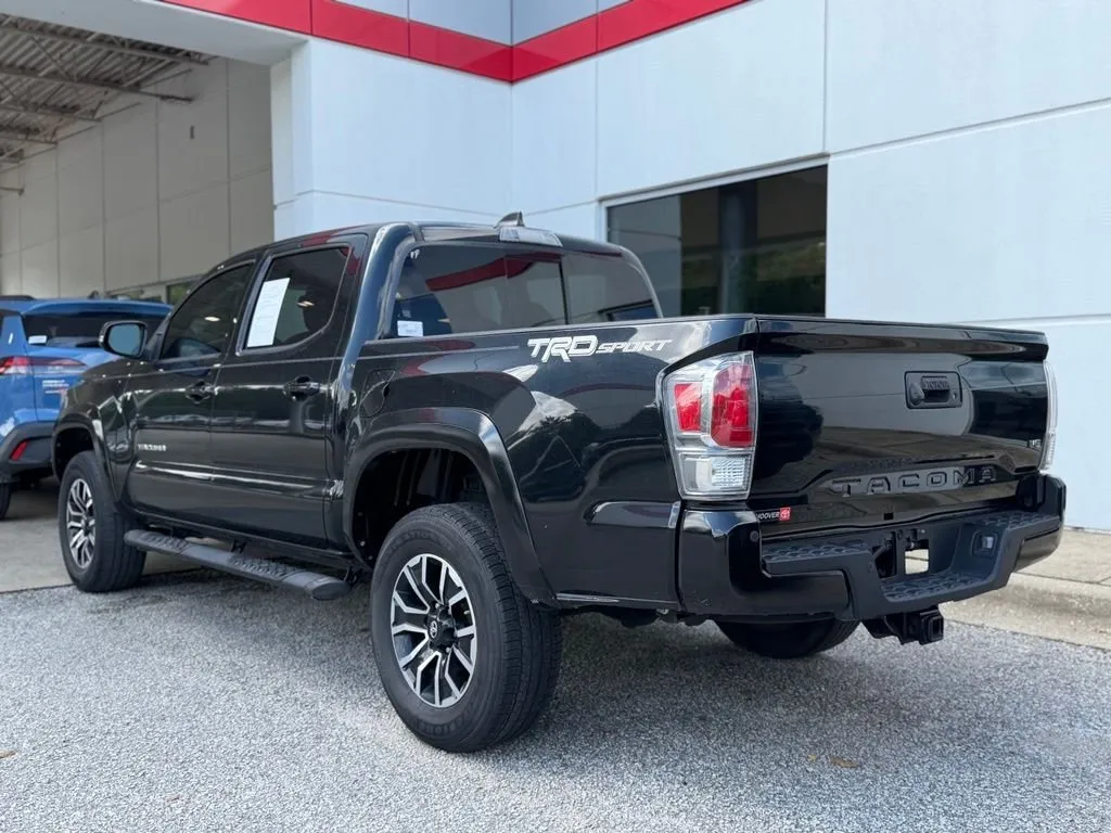 2022 Toyota Tacoma TRD Sport thumbnail 2