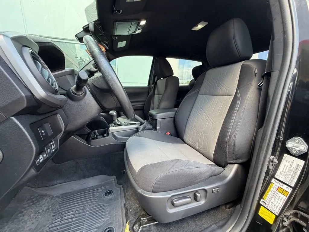 2022 Toyota Tacoma TRD Sport thumbnail 5