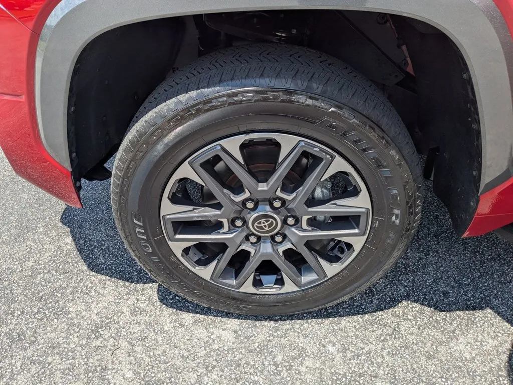 2022 Toyota Tundra 4WD Limited thumbnail 10