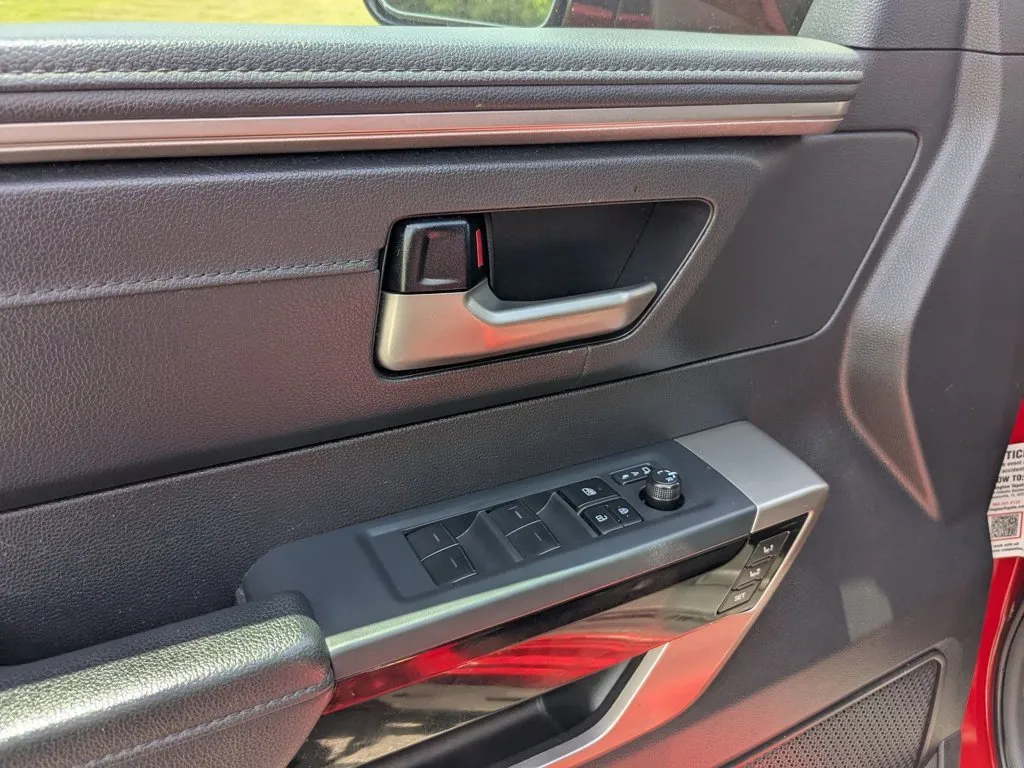 2022 Toyota Tundra 4WD Limited thumbnail 12
