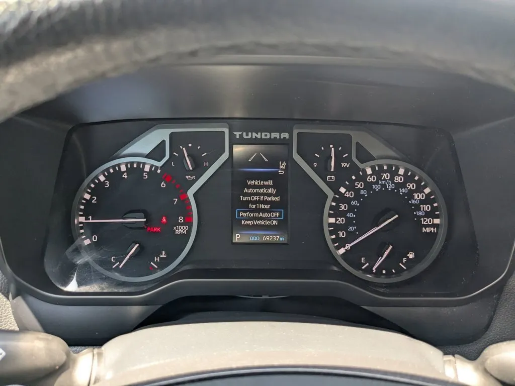 2022 Toyota Tundra 4WD Limited thumbnail 15