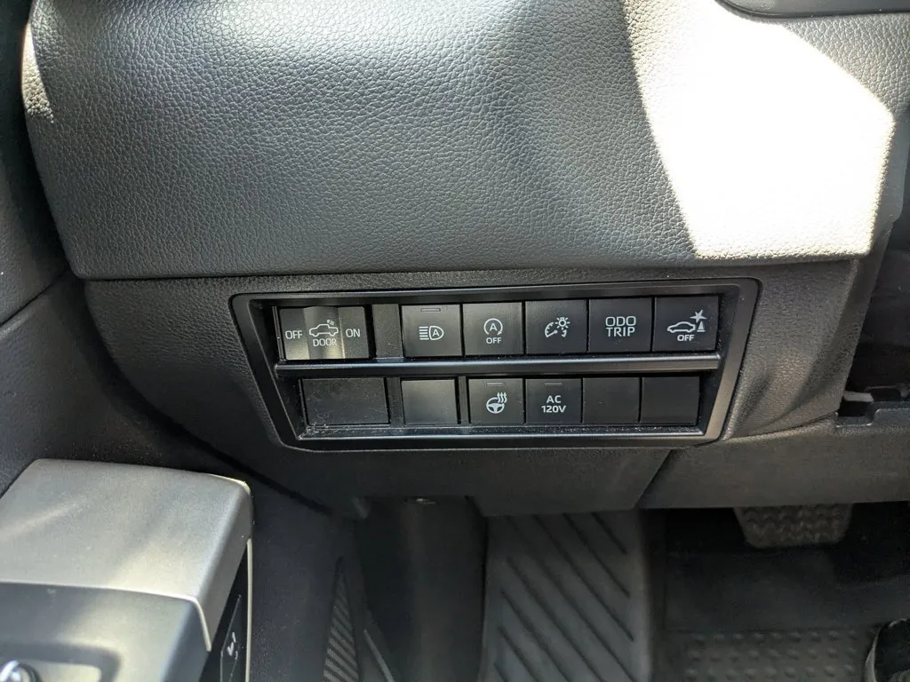 2022 Toyota Tundra 4WD Limited thumbnail 21