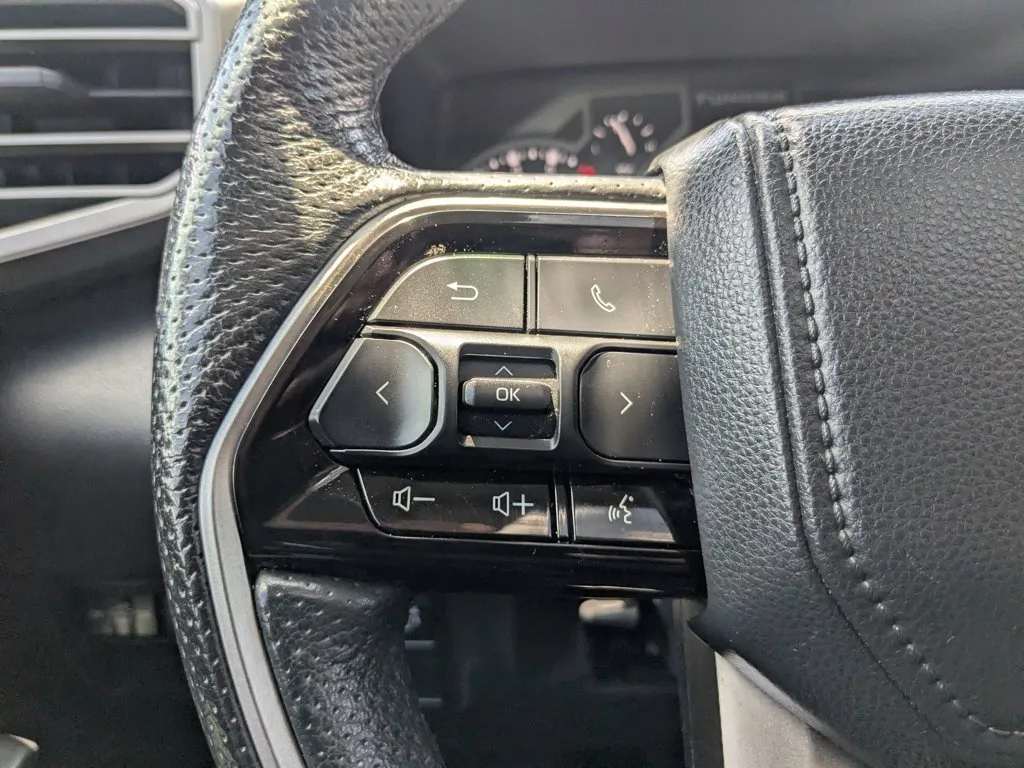 2022 Toyota Tundra 4WD Limited thumbnail 22