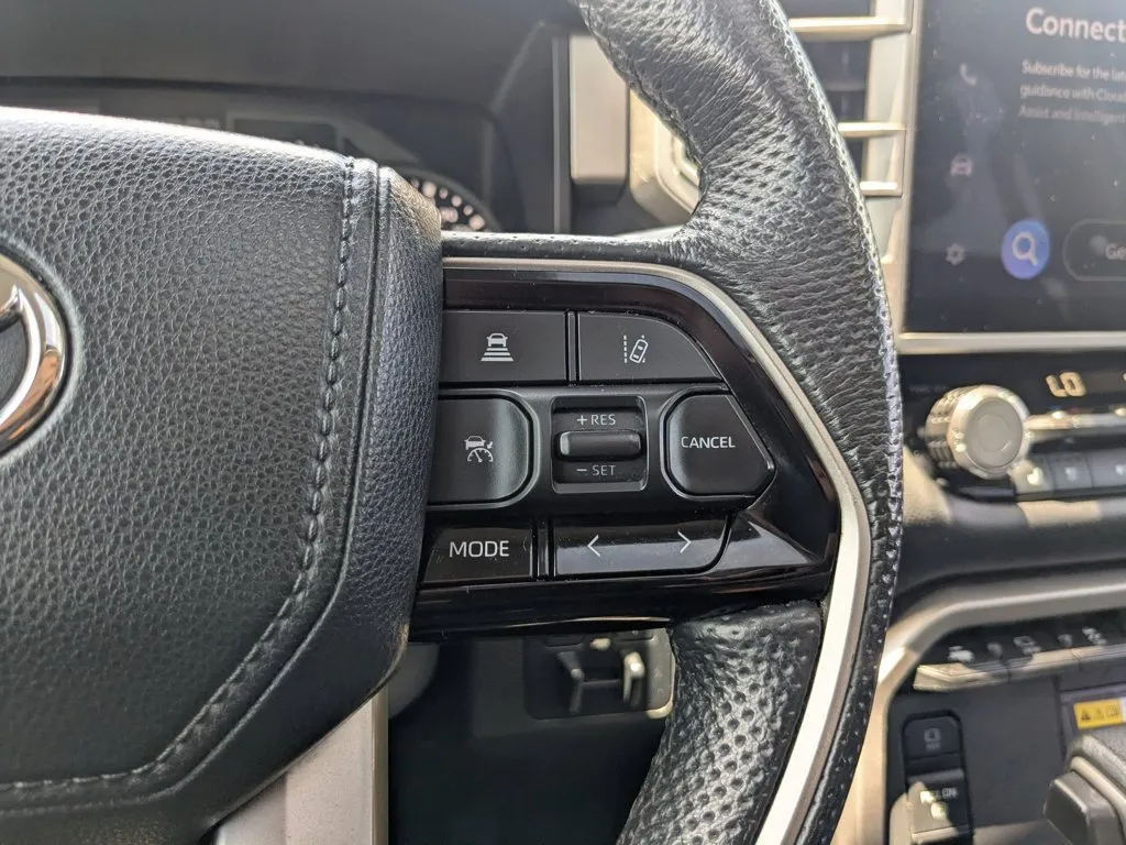 2022 Toyota Tundra 4WD Limited thumbnail 23