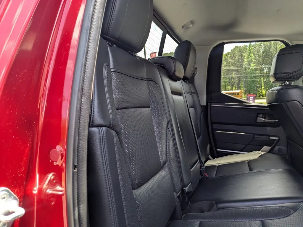 2022 Toyota Tundra 4WD Limited thumbnail 26