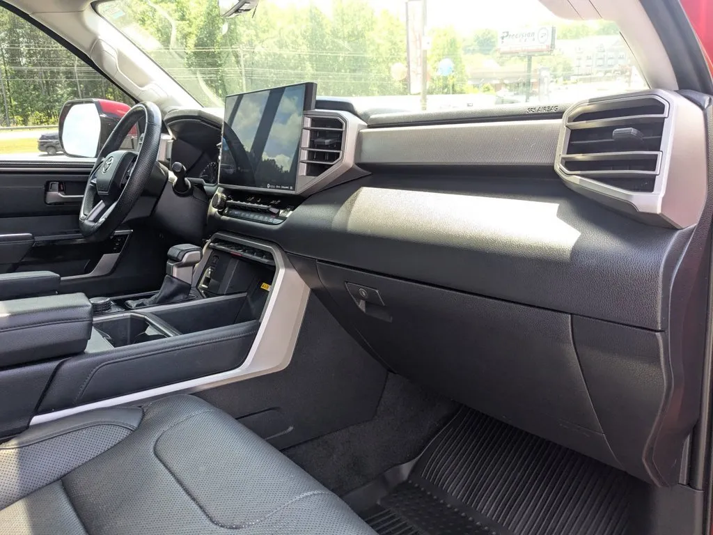 2022 Toyota Tundra 4WD Limited thumbnail 28