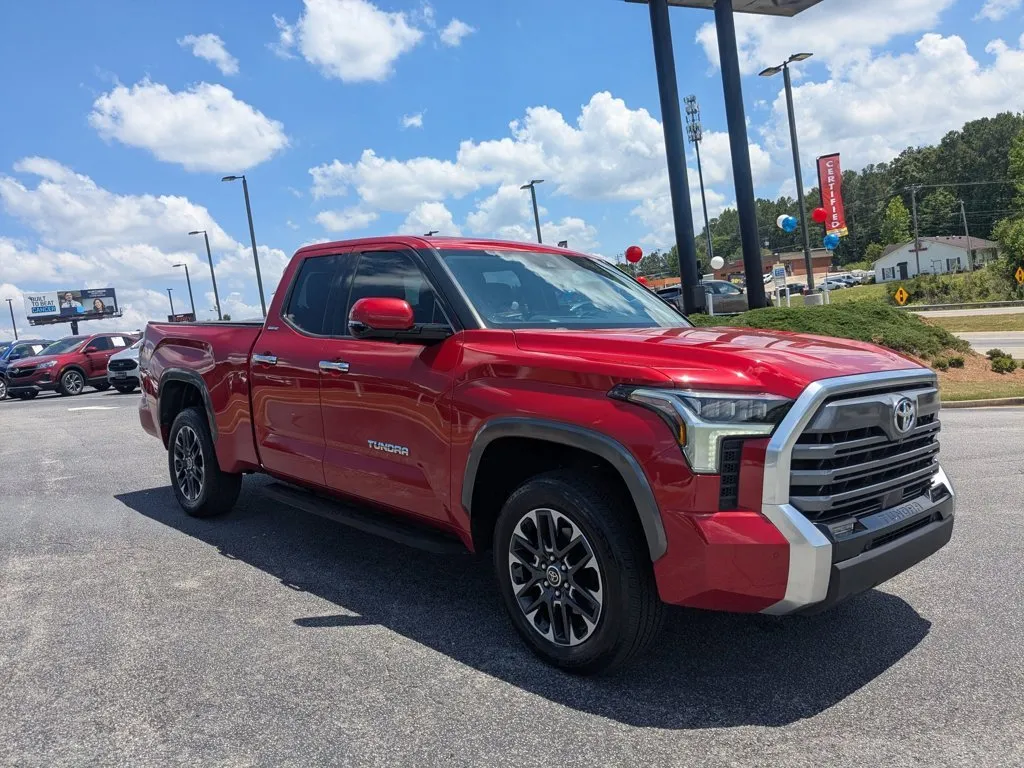 2022 Toyota Tundra 4WD Limited thumbnail 3