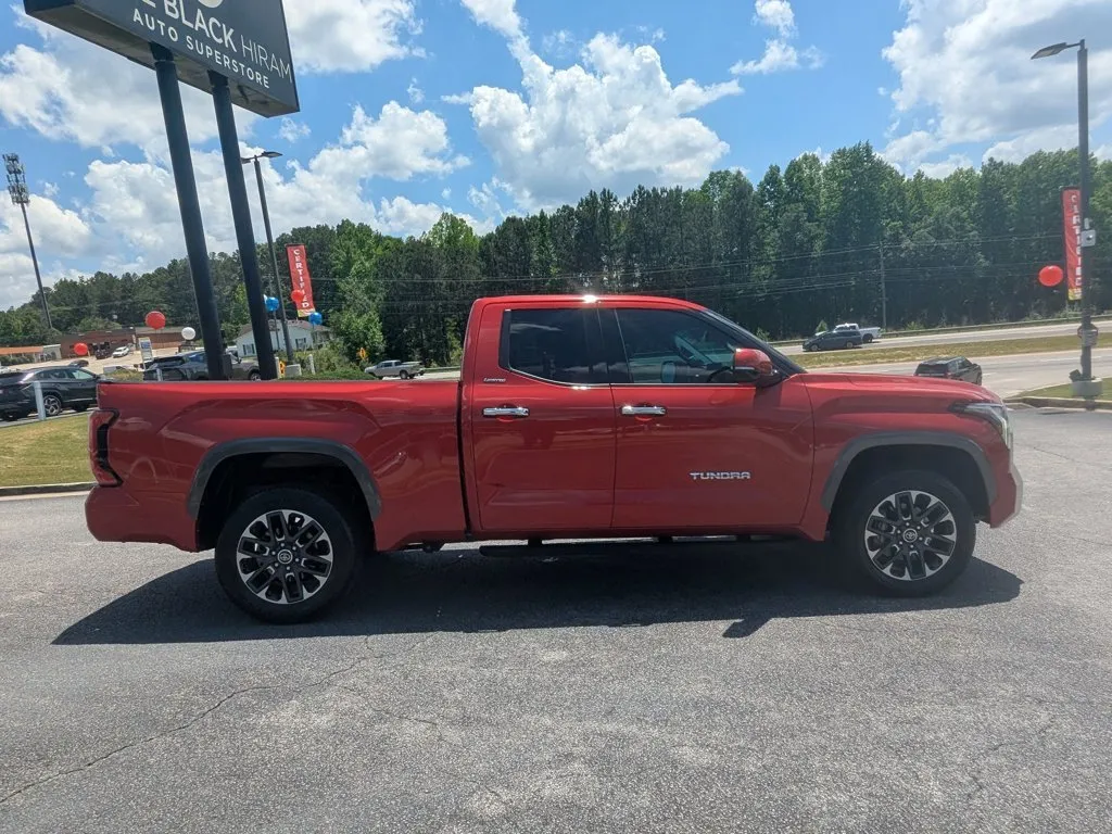 2022 Toyota Tundra 4WD Limited thumbnail 4