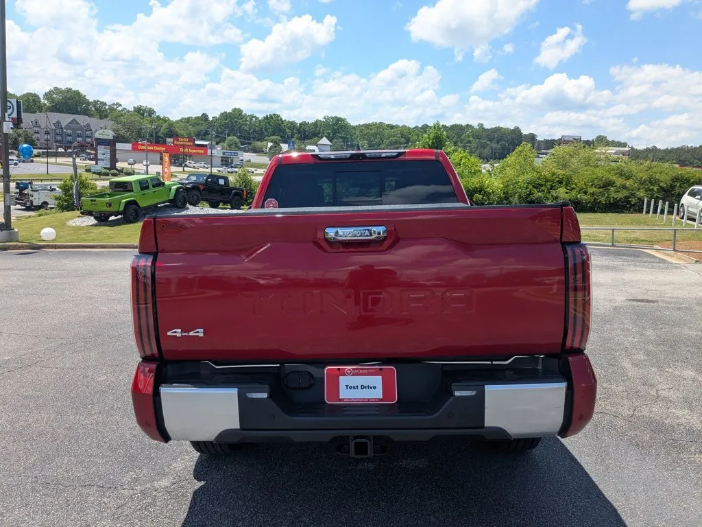 2022 Toyota Tundra 4WD Limited thumbnail 6
