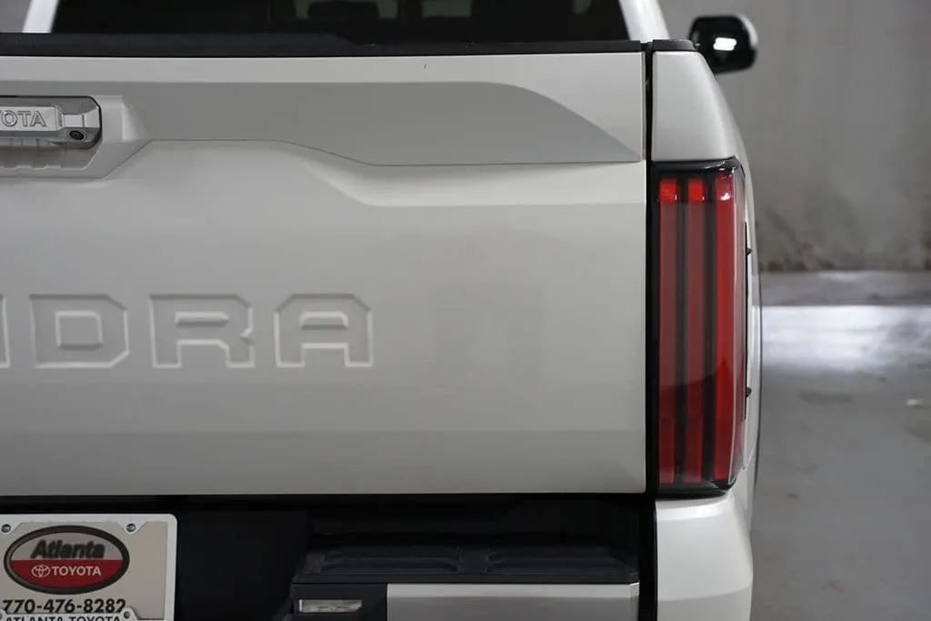 2022 Toyota Tundra Limited thumbnail 10