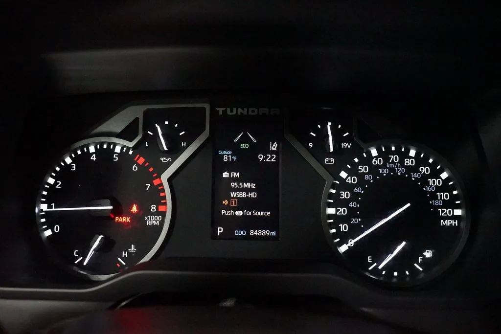 2022 Toyota Tundra Limited thumbnail 16