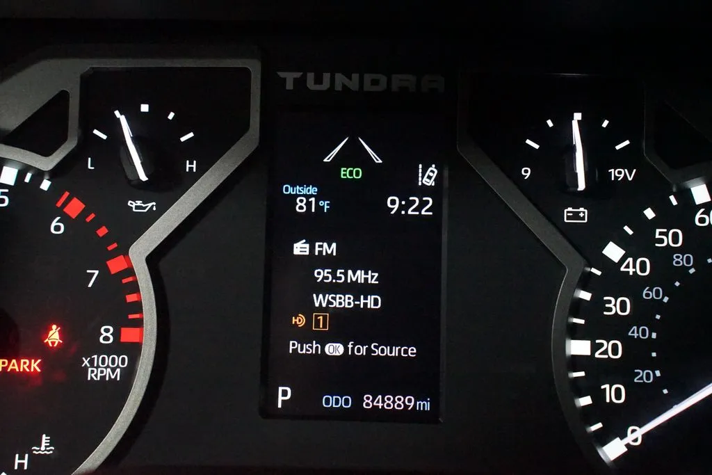 2022 Toyota Tundra Limited thumbnail 17