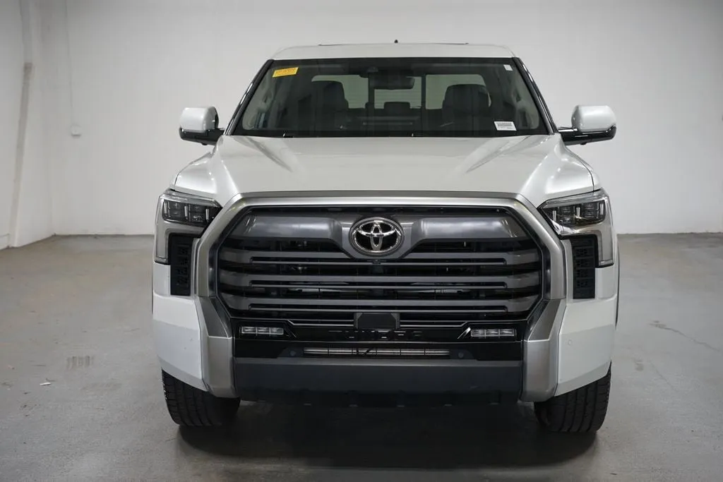 2022 Toyota Tundra Limited thumbnail 2