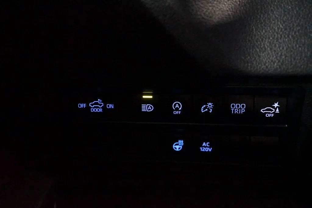 2022 Toyota Tundra Limited thumbnail 26