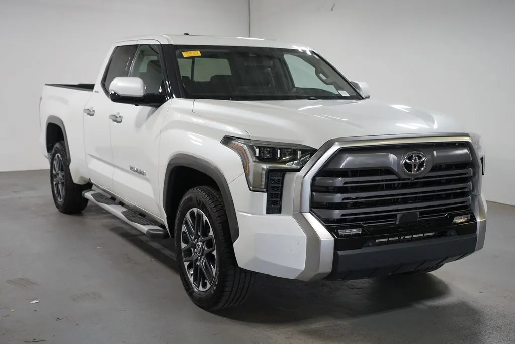 2022 Toyota Tundra Limited thumbnail 3