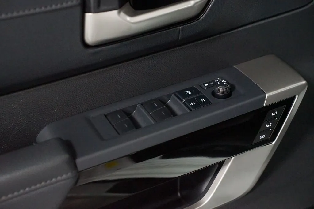 2022 Toyota Tundra Limited thumbnail 33