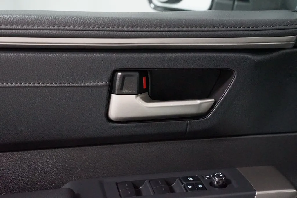 2022 Toyota Tundra Limited thumbnail 34