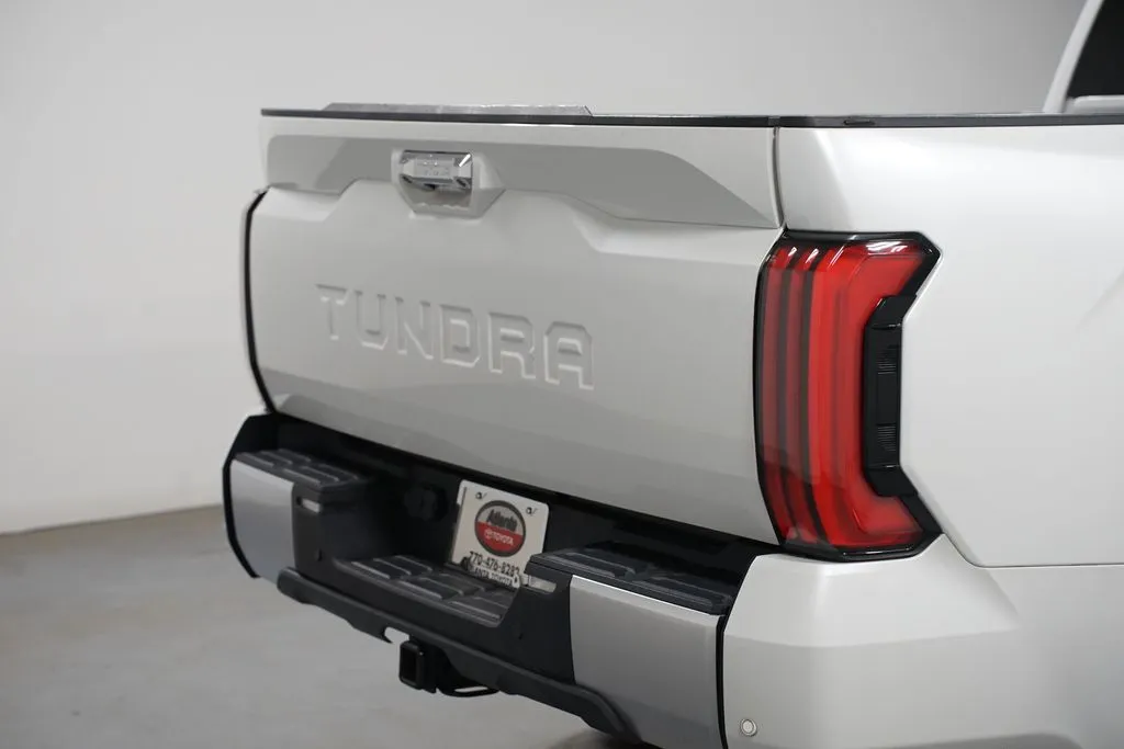 2022 Toyota Tundra Limited thumbnail 9
