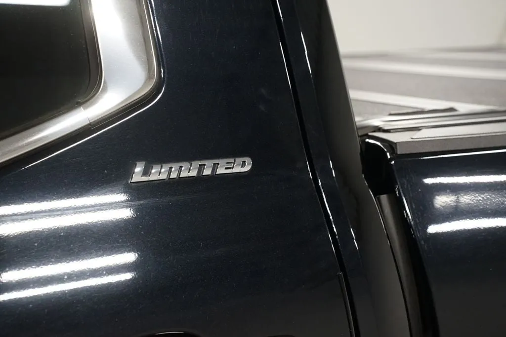 2022 Toyota Tundra Limited thumbnail 11
