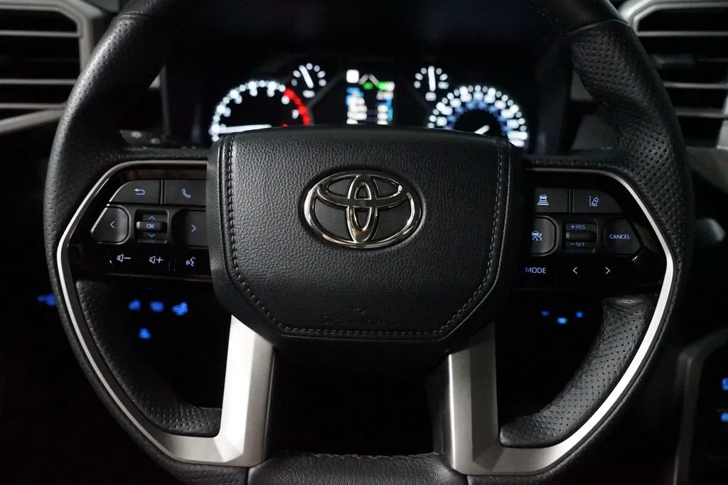 2022 Toyota Tundra Limited thumbnail 13
