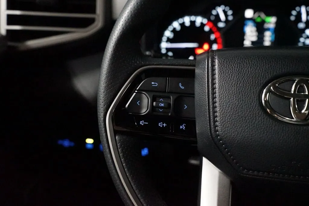 2022 Toyota Tundra Limited thumbnail 15