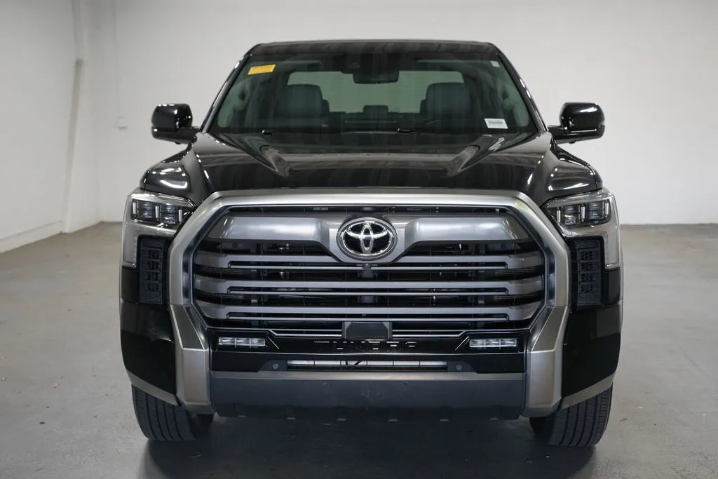 2022 Toyota Tundra Limited thumbnail 2