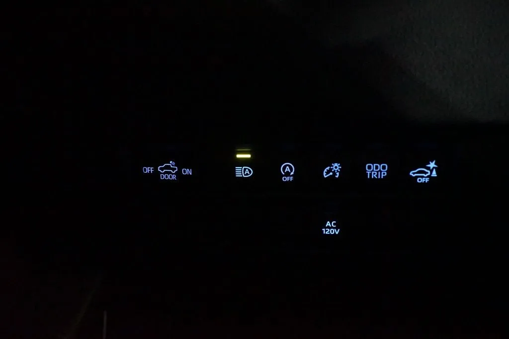 2022 Toyota Tundra Limited thumbnail 26