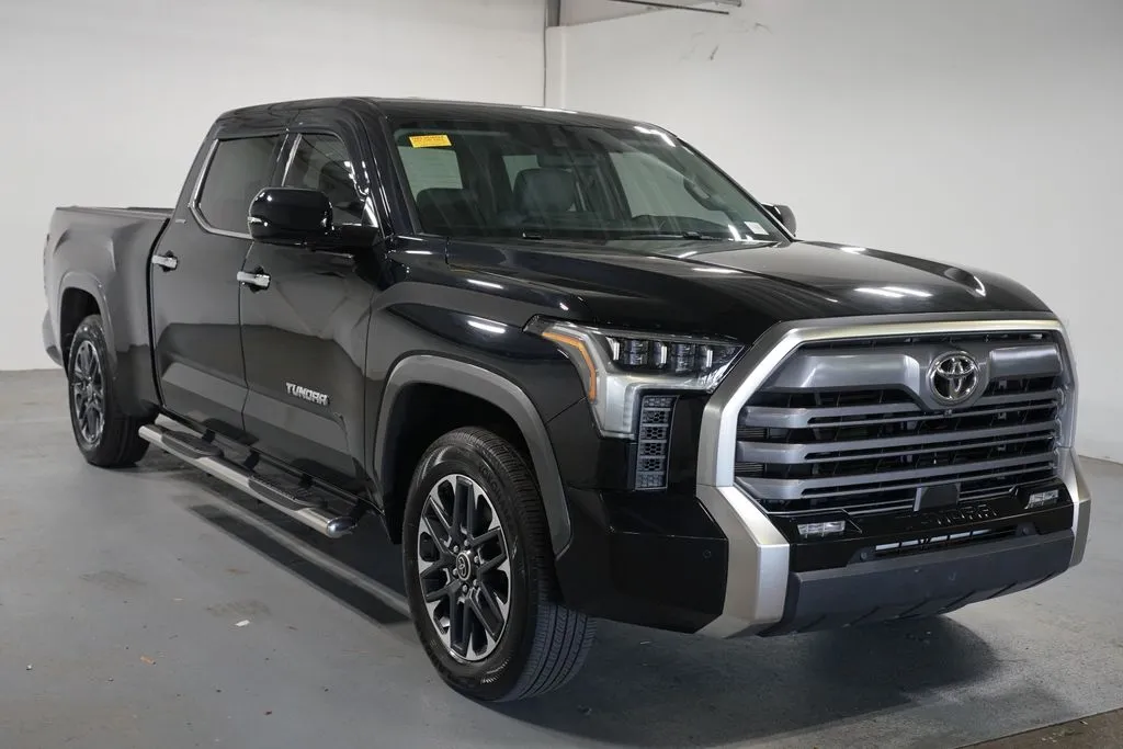 2022 Toyota Tundra Limited thumbnail 3