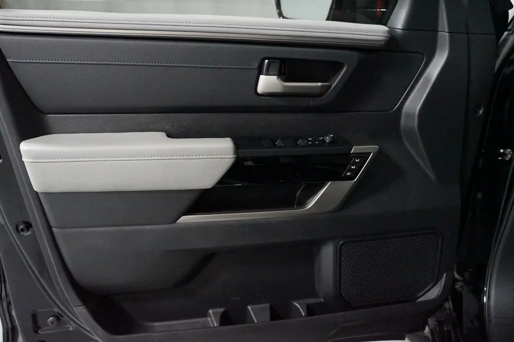 2022 Toyota Tundra Limited thumbnail 33