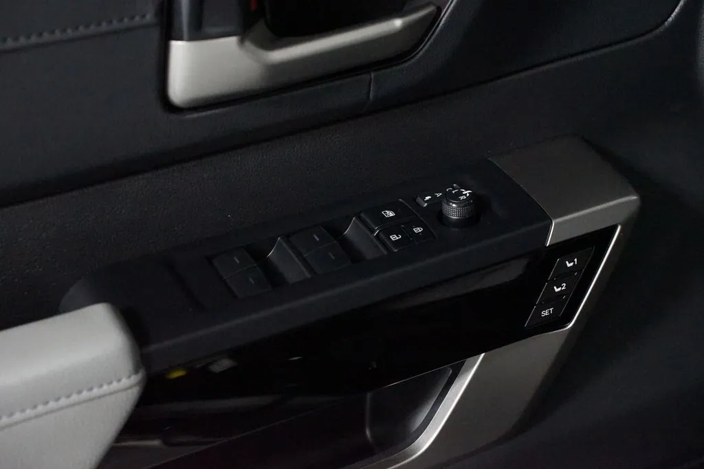 2022 Toyota Tundra Limited thumbnail 34