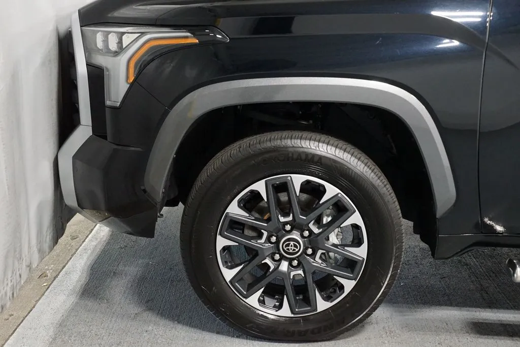 2022 Toyota Tundra Limited thumbnail 5