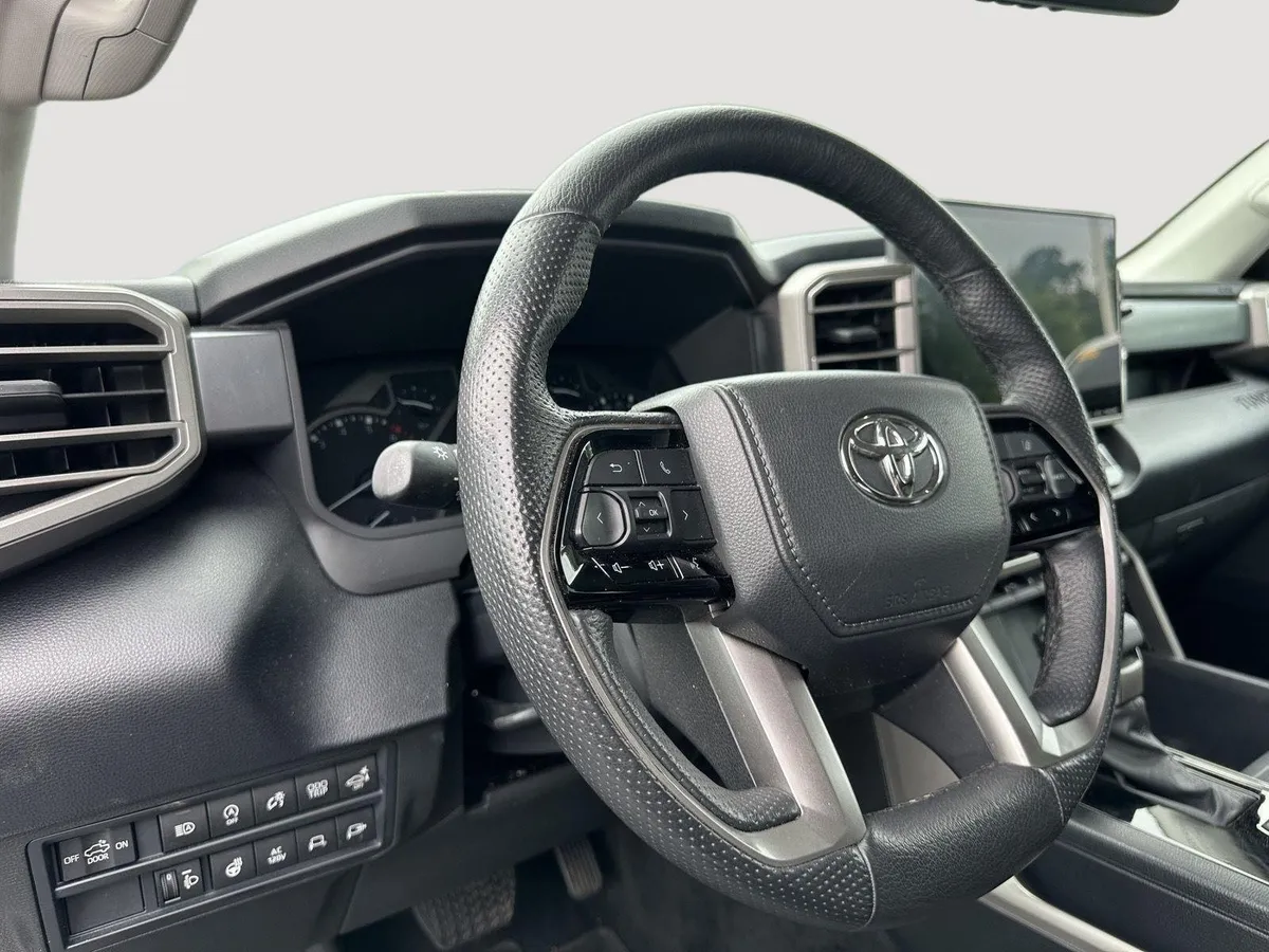 2022 Toyota Tundra SR5 thumbnail 11