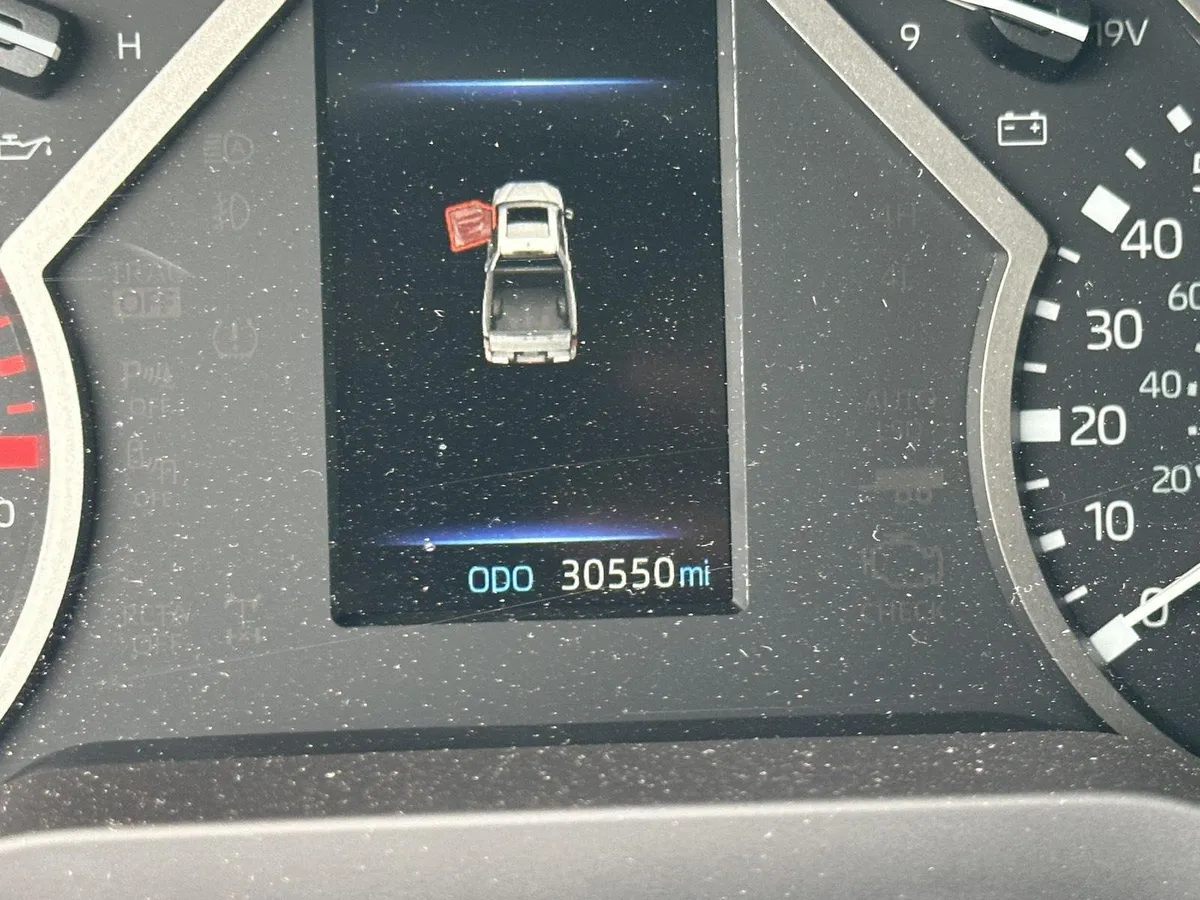 2022 Toyota Tundra SR5 thumbnail 14
