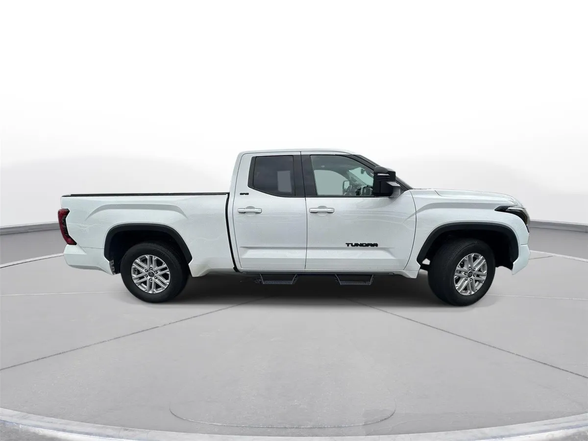 2022 Toyota Tundra SR5 thumbnail 5