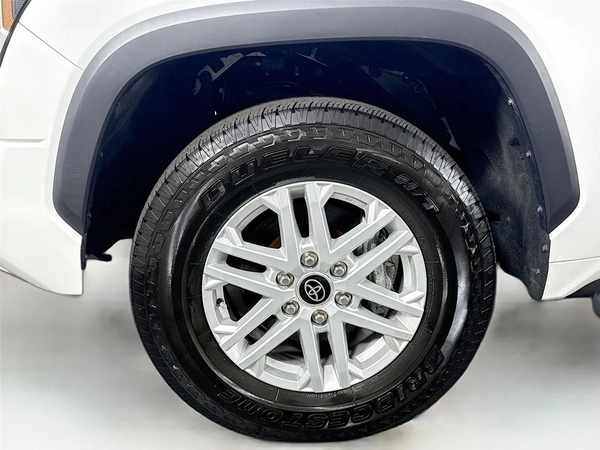 2022 Toyota Tundra SR5 thumbnail 12